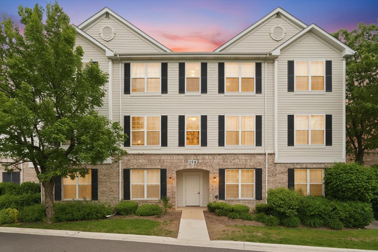 150 S Waters Edge Dr. #F, Glendale Heights, IL 60139