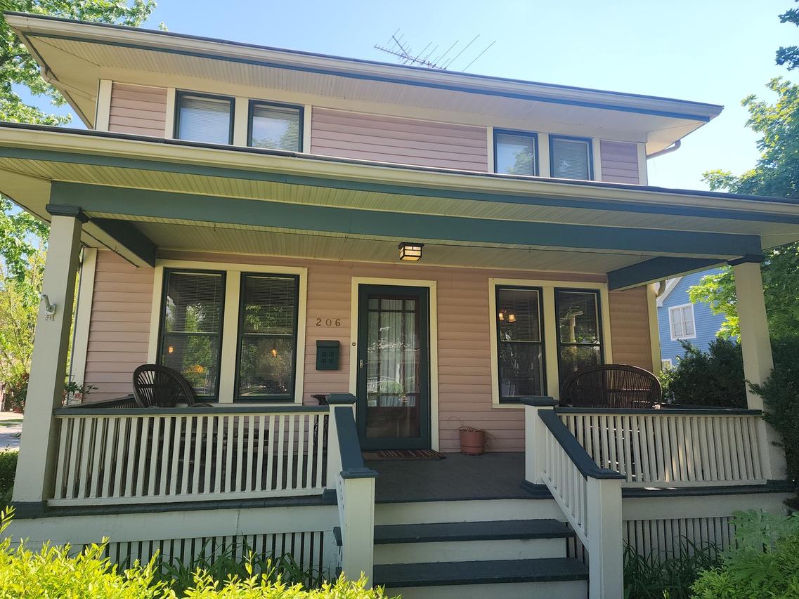 206 W Franklin Ave., Naperville, IL 60540