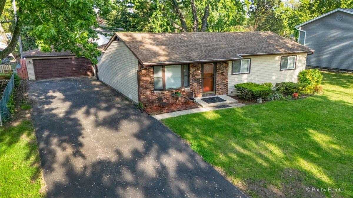 172 N Ashbury Ave., Bolingbrook, IL 60440