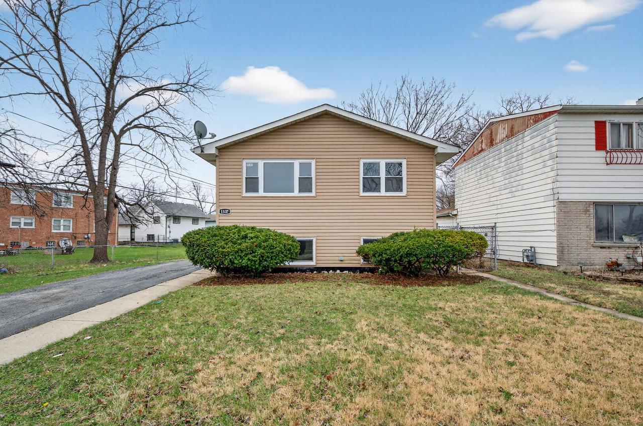 1537 W 165th St., Markham, IL 60426