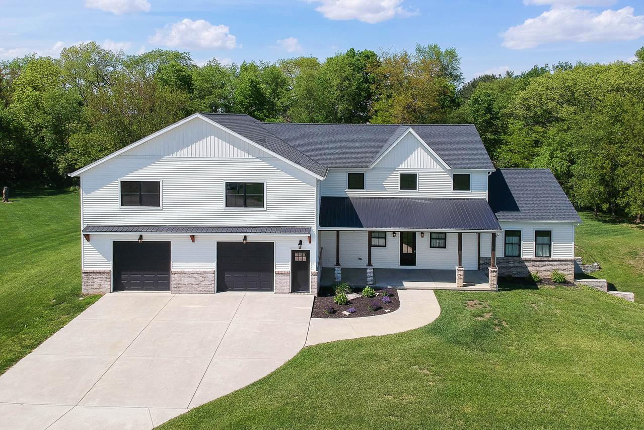 7845 Fitzgerald Rd., Clinton, IL 61727