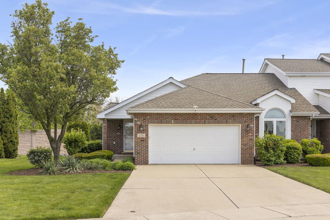 2271 Wellington Ct., New Lenox, IL 60451