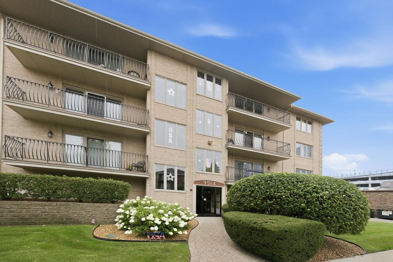 9514 S Kilbourn Ave. #1D, Oak Lawn, IL 60453