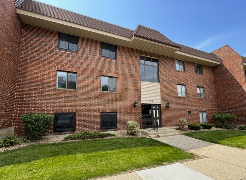 31 E Janata Blvd. #1A, Lombard, IL 60148