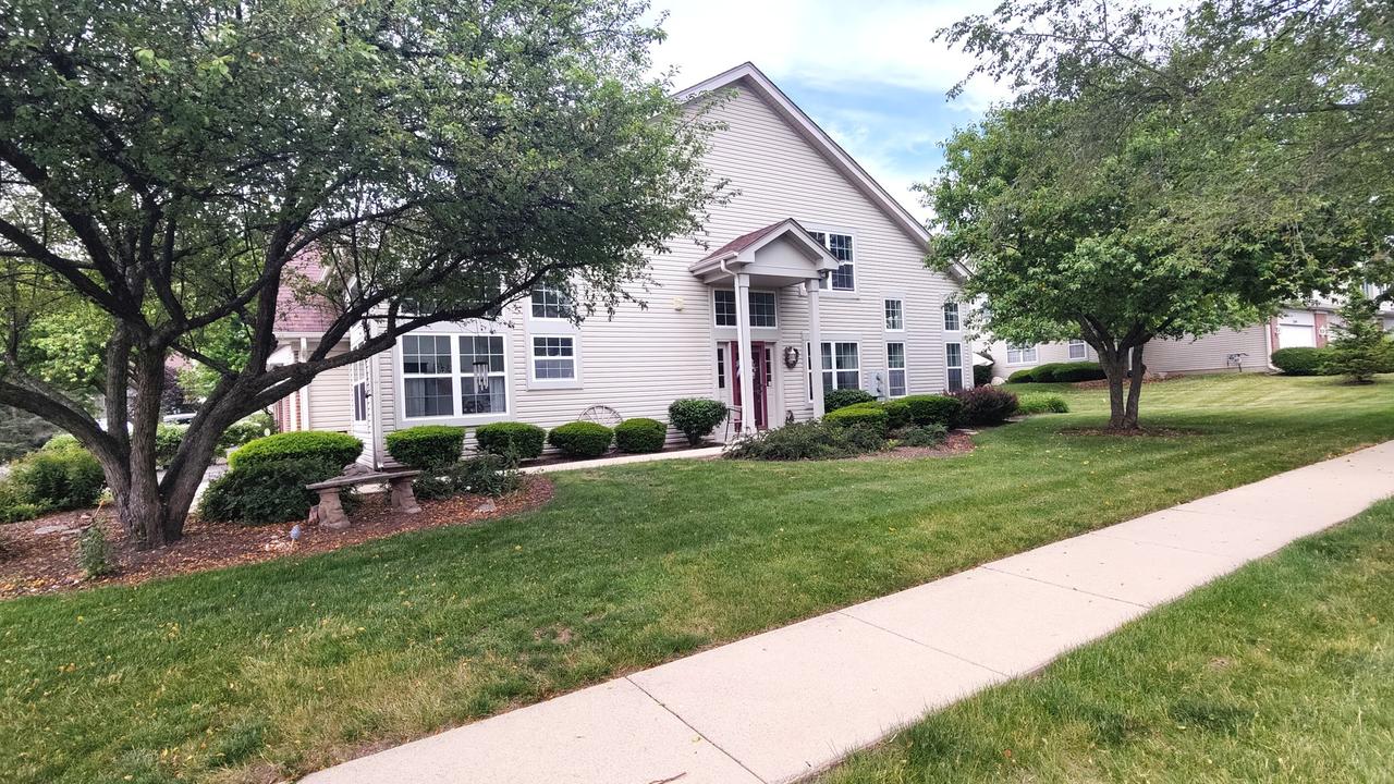 3150 Saint Michel Ln., St. Charles, IL 60175