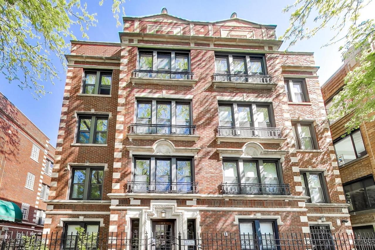 918 W Ainslie St. #1W, Chicago, IL 60640