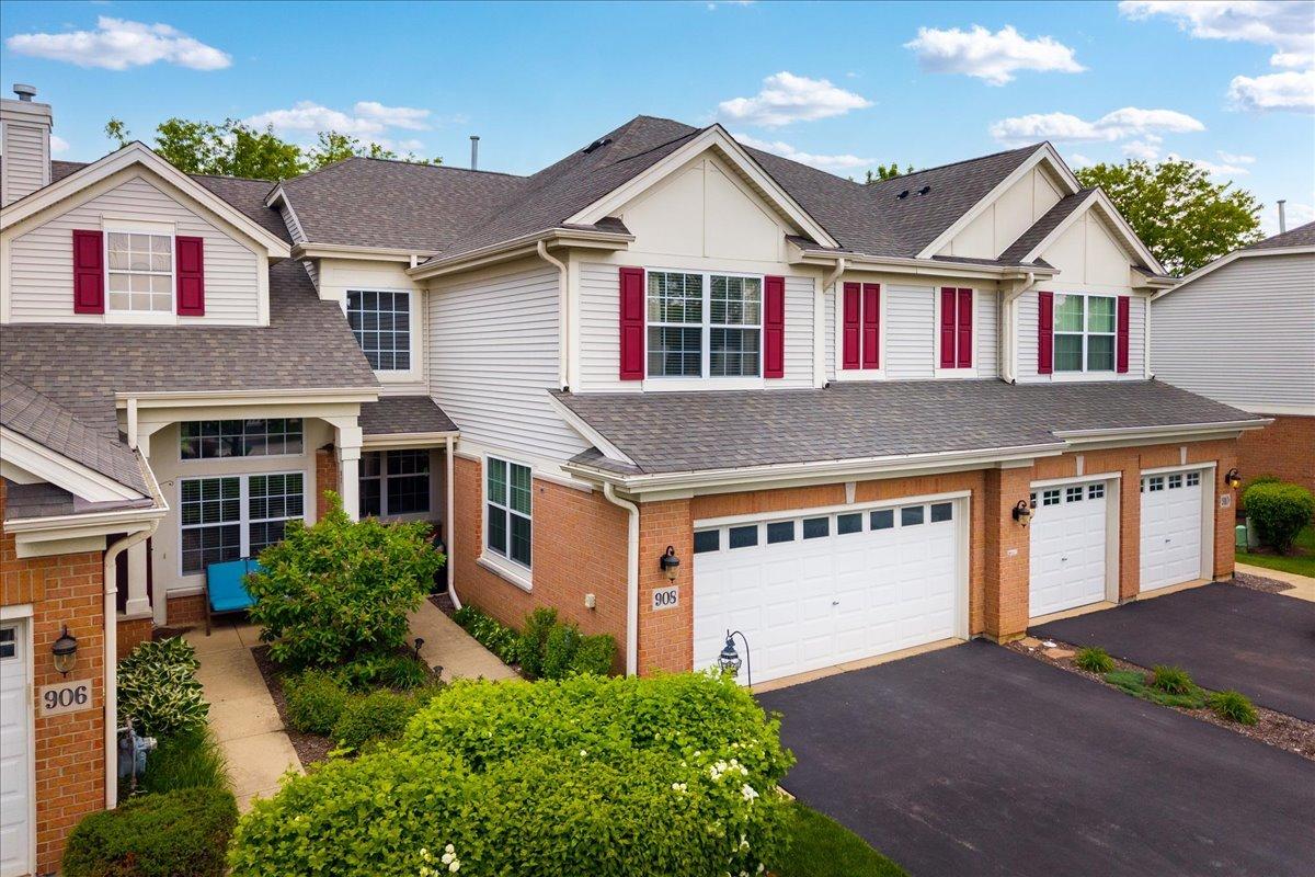 908 Winners Cup Ct., Naperville, IL 60564