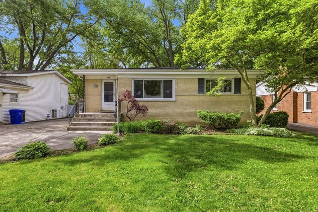 New Homes with Master Bedrooms on the 1st Floor in Glen Ellyn: May 16th to May 22nd