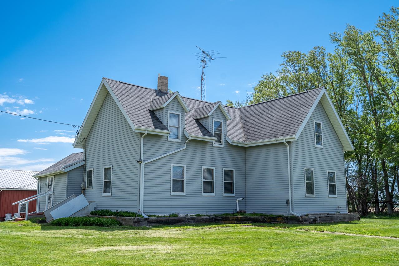 1274 Whitney Rd., Amboy, IL 61310