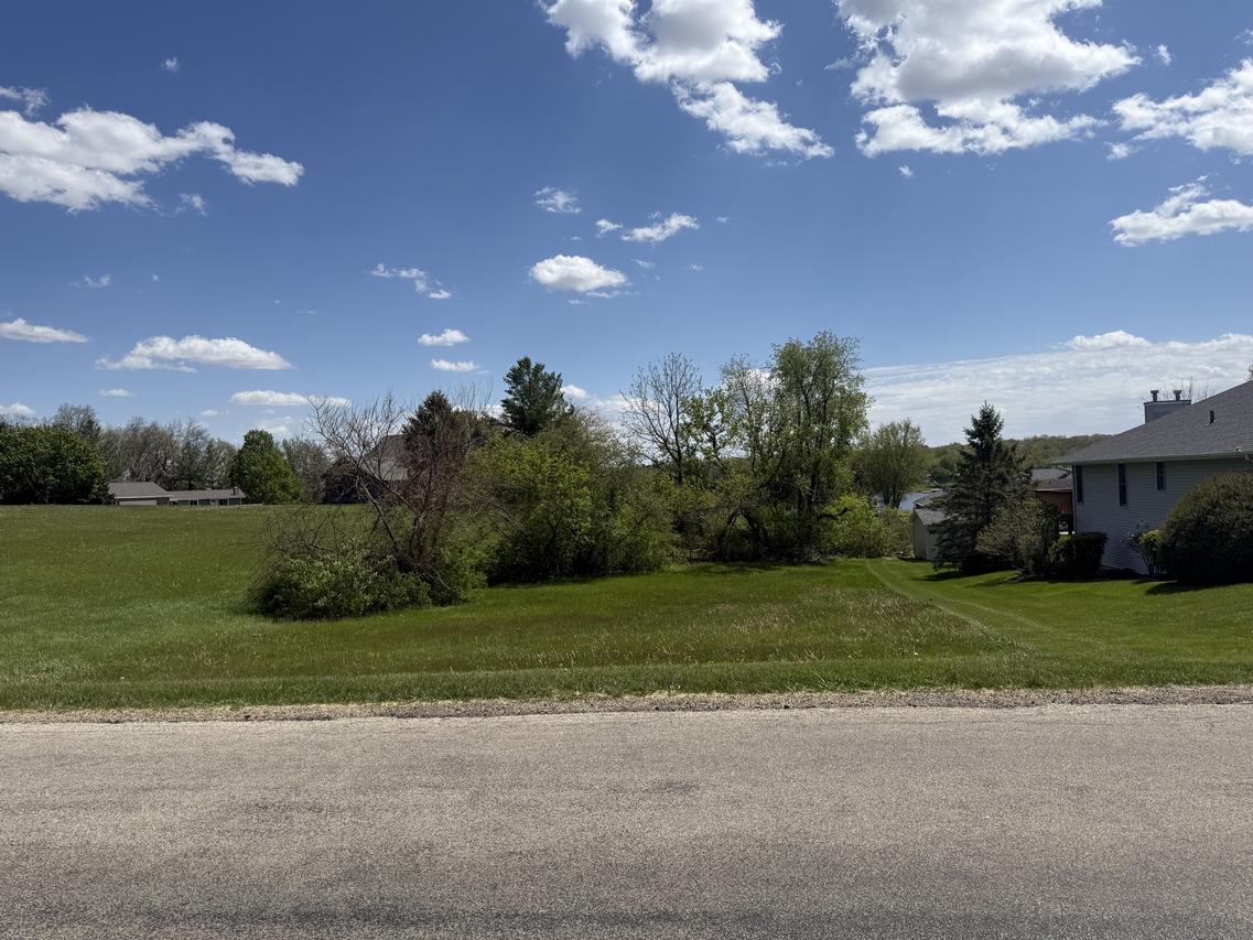 951 Lake Summerset Rd., Davis, IL 61019