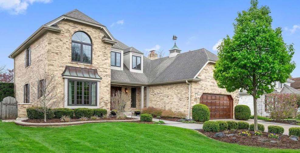 2S517 Danbury Dr., Glen Ellyn, IL 60137