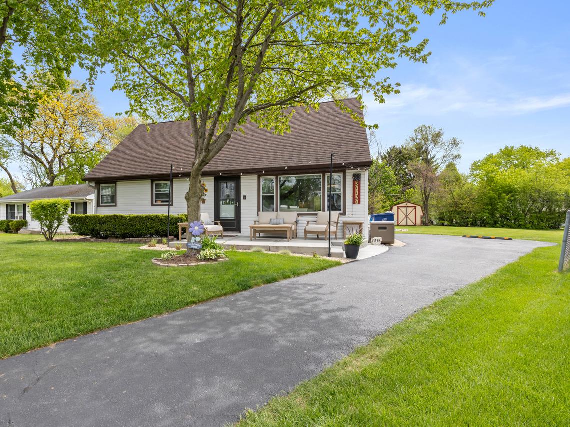 37127 N Hillside Dr., Lake Villa, IL 60046