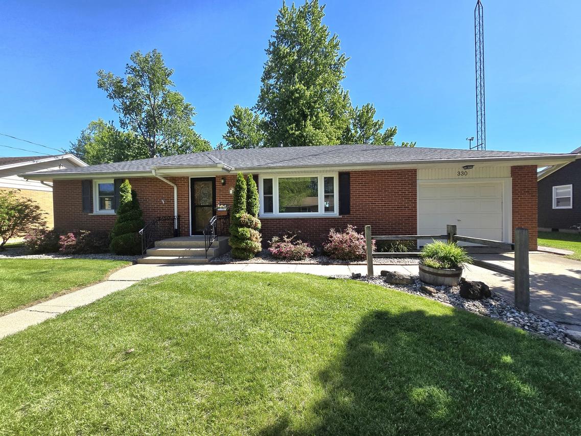 330 W Second South St., Chebanse, IL 60922