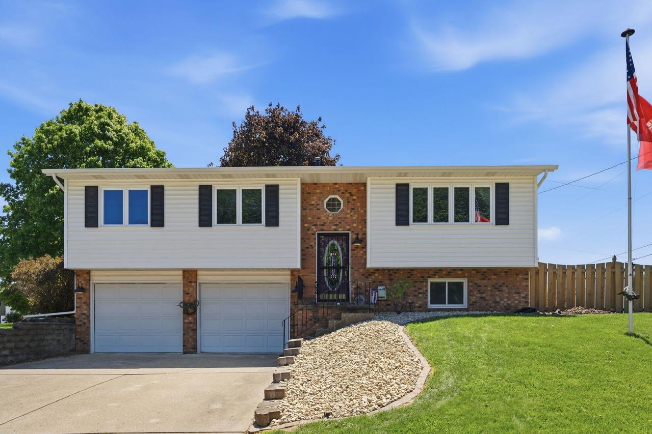 1007 7th St., Hampton, IL 61256