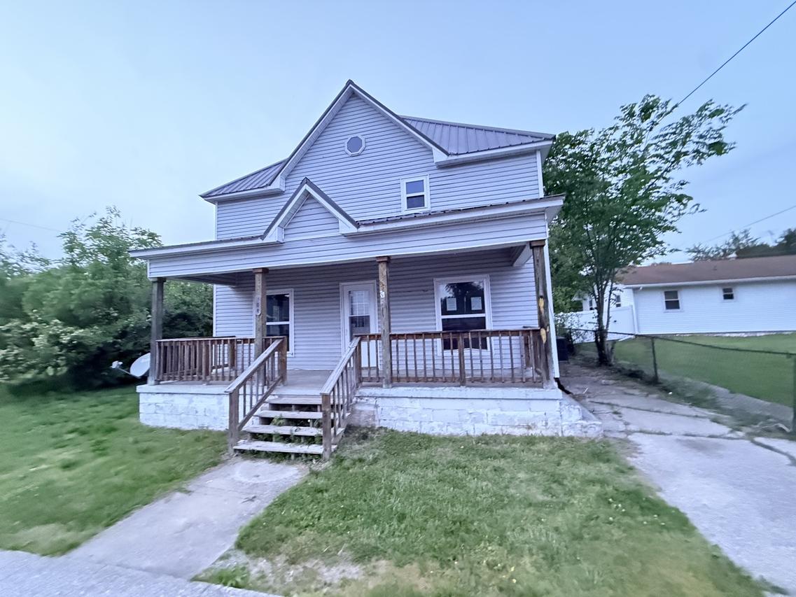 208 W Oak St., Carrier Mills, IL 62917