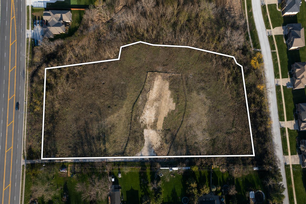 199 E Nerge Rd., Roselle, IL 60172