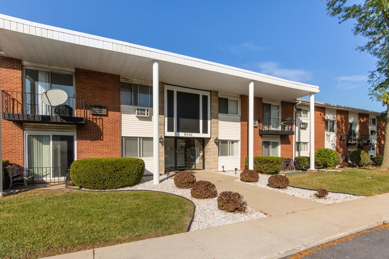 9500 Dee Rd. #202B, Des Plaines, IL 60016