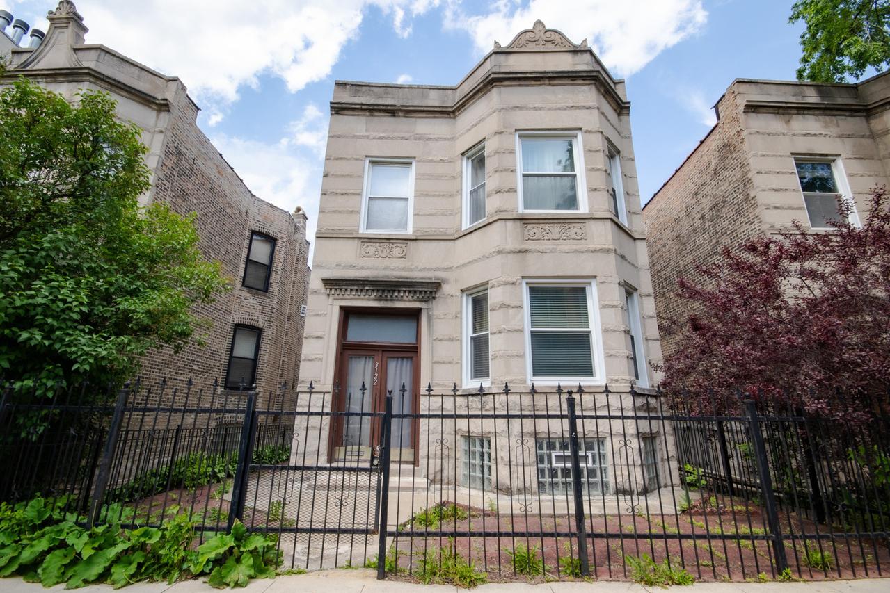 3122 W Fullerton Ave., Chicago, IL 60647