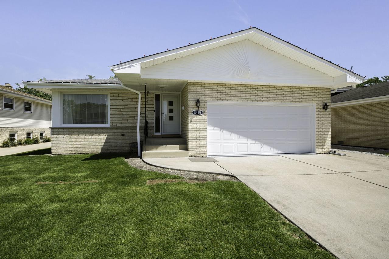 8415 N Clifton Ave., Niles, IL 60714
