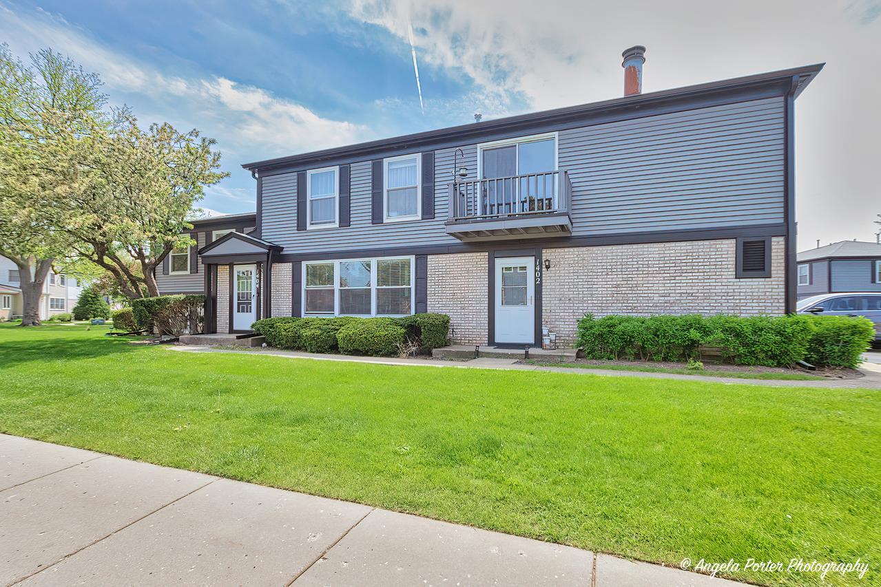 1402 Inverrary Ln., Deerfield, IL 60015