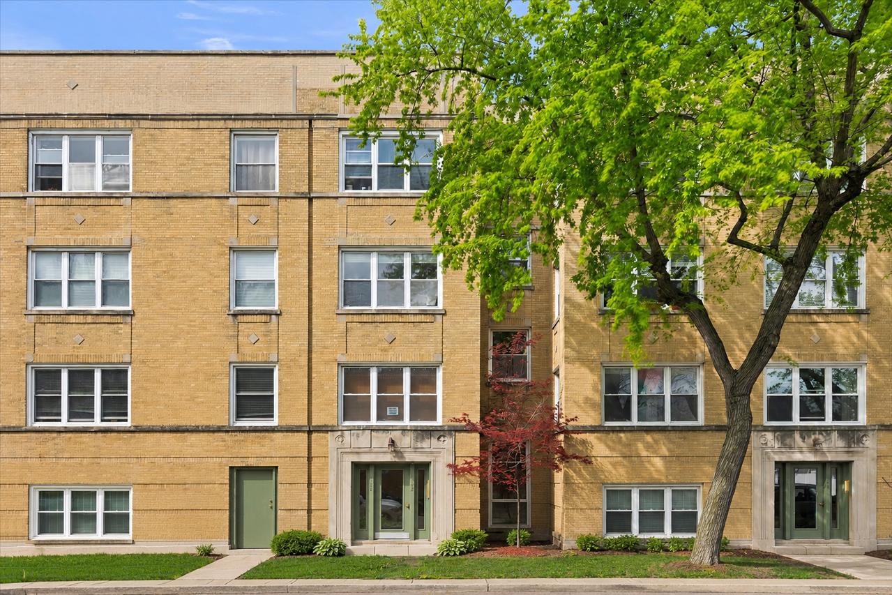 3124 W Cullom Ave. #1, Chicago, IL 60618