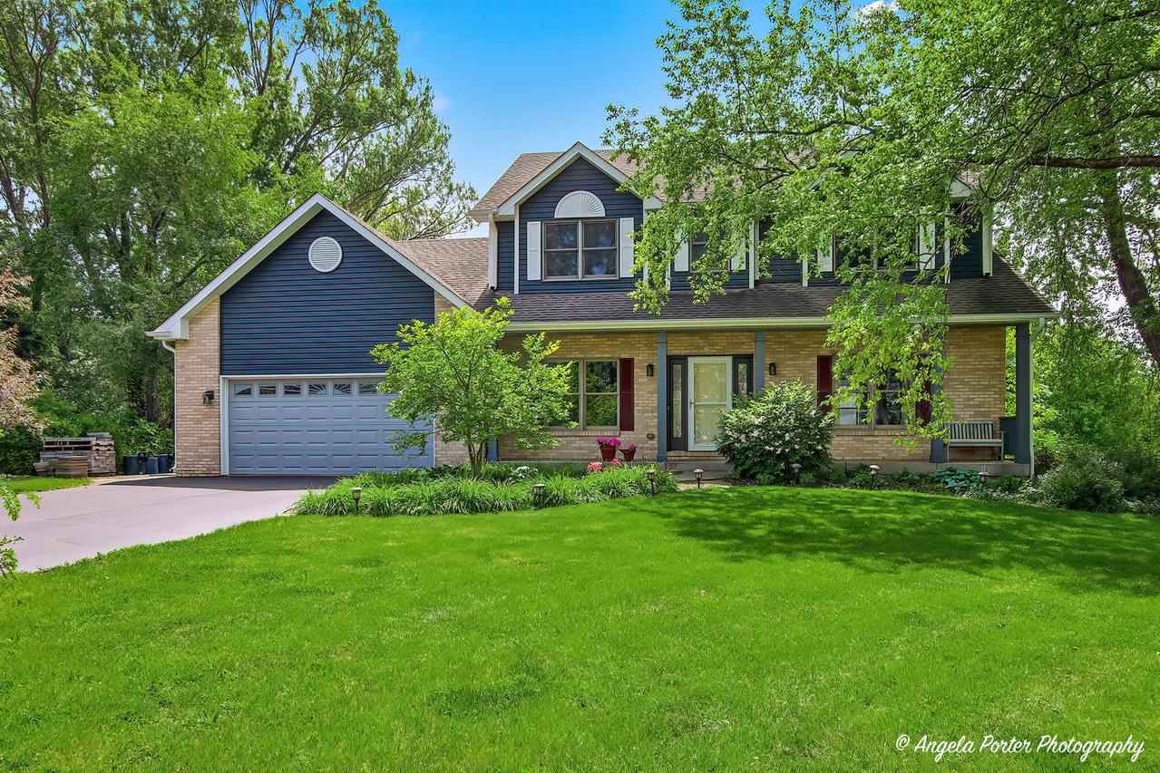1717 Spruce St., Spring Grove, IL 60081
