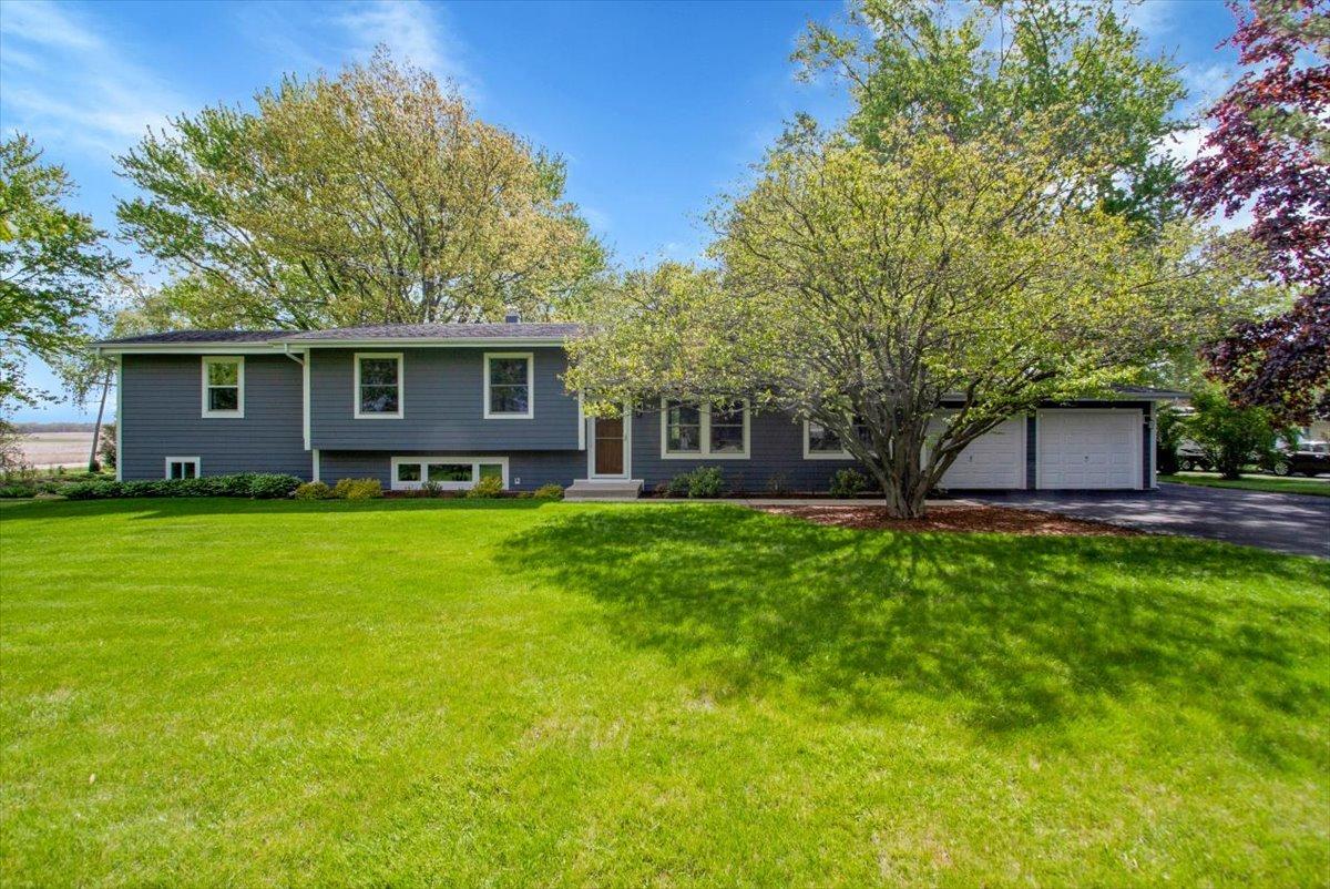 31471 N Ranch Rd., Grayslake, IL 60030