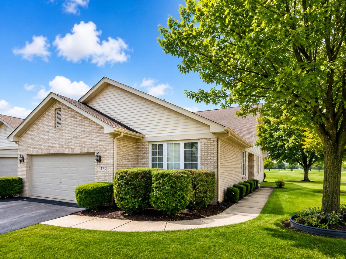 123 Iliad Dr., Tinley Park, IL 60477