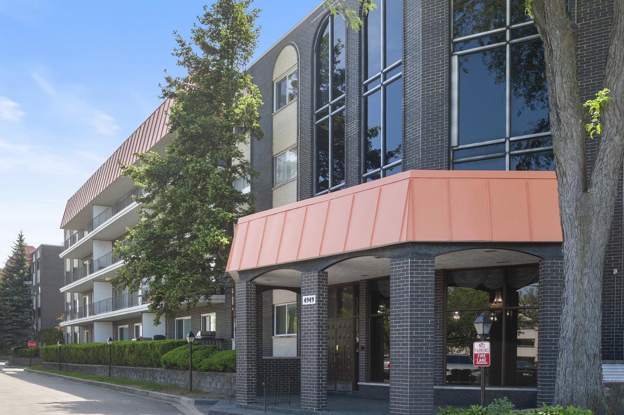 4949 Golf Rd. #101, Skokie, IL 60077