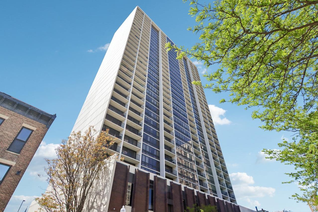 1636 N Wells St. #1709, Chicago, IL 60614