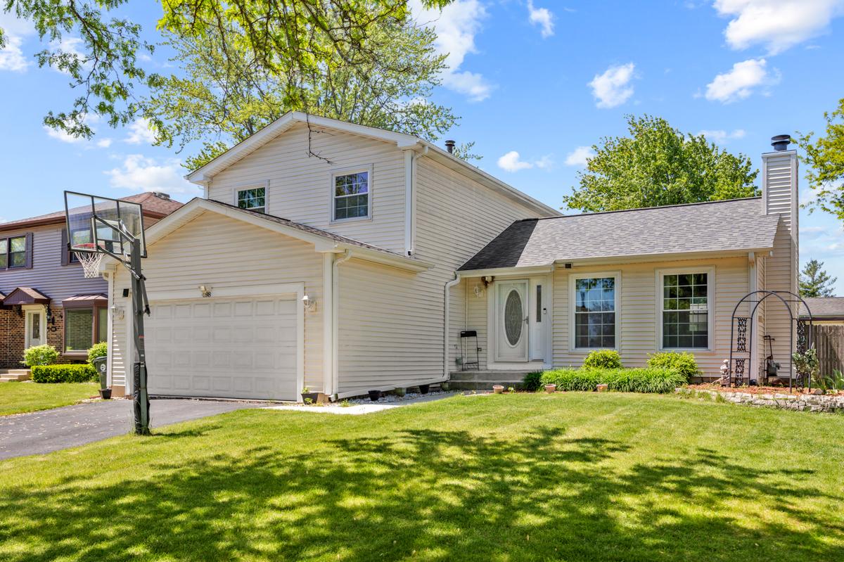 898 Debra Ln., Elk Grove Village, IL 60007