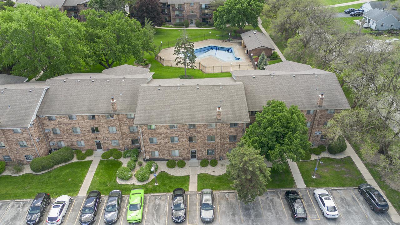 5343 Waterbury Ct. #2403, Crestwood, IL 60418