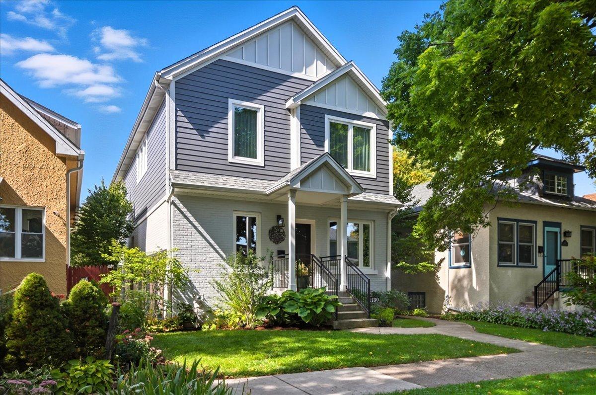 1130 Dewey Ave., Evanston, IL 60202