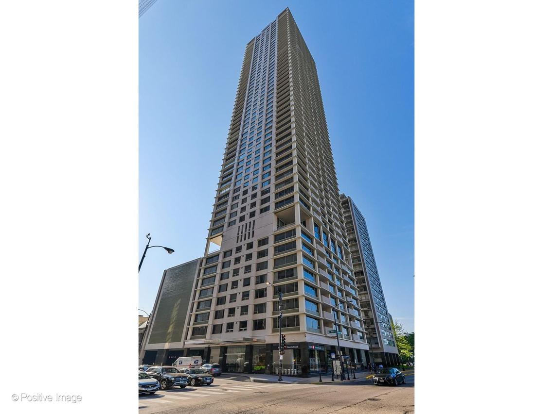 1000 N Lake Shore Plz. #39B, Chicago, IL 60611