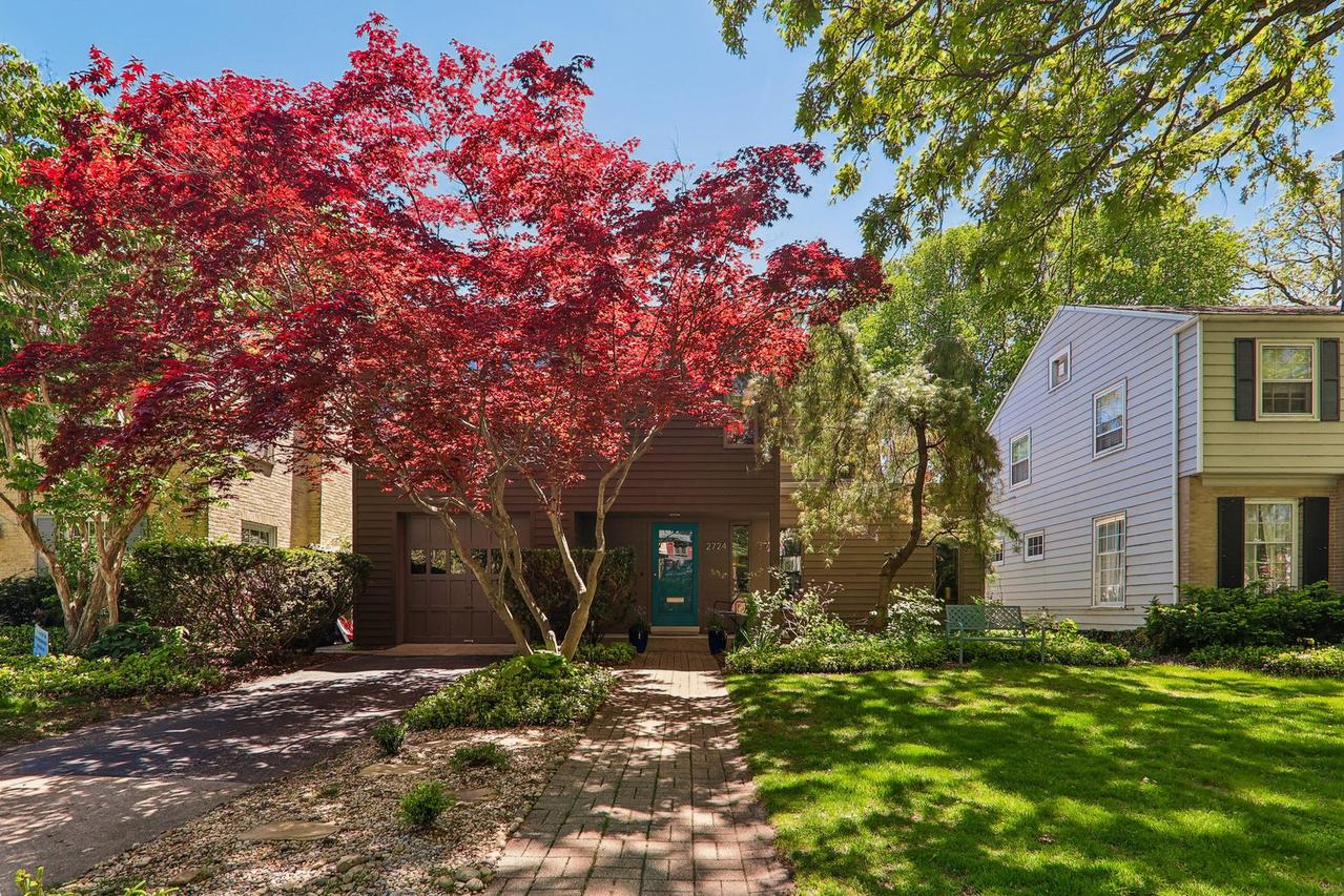 2724 Simpson St., Evanston, IL 60201