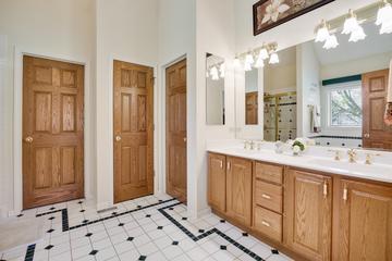 10902 Red Hawk Ln., Spring Grove, IL 60081