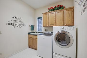 10902 Red Hawk Ln., Spring Grove, IL 60081