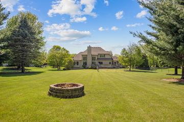 10902 Red Hawk Ln., Spring Grove, IL 60081