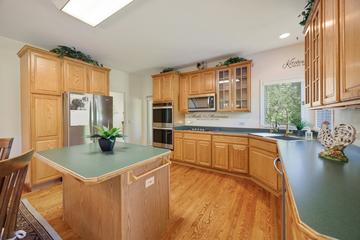 10902 Red Hawk Ln., Spring Grove, IL 60081