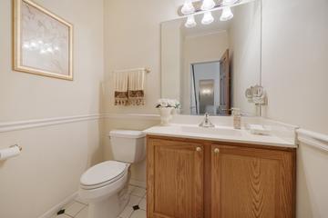 10902 Red Hawk Ln., Spring Grove, IL 60081