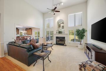 10902 Red Hawk Ln., Spring Grove, IL 60081