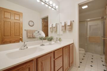 10902 Red Hawk Ln., Spring Grove, IL 60081
