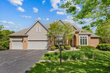 10902 Red Hawk Ln., Spring Grove, IL 60081