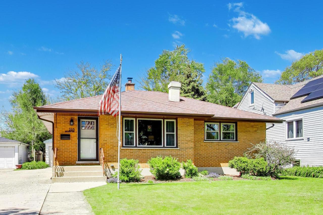 210 N 2nd Ave., Villa Park, IL 60181