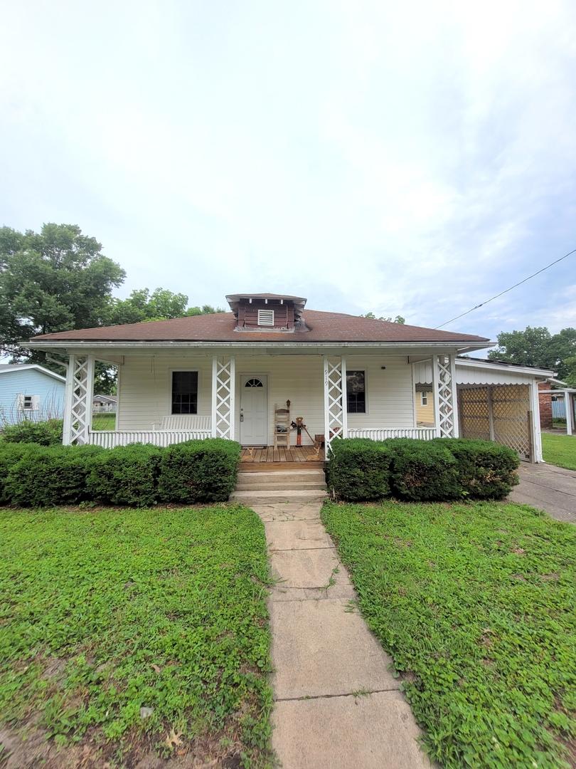 919 N 7th St., Murphysboro, IL 62966