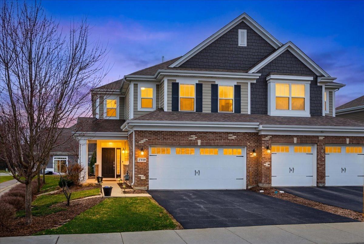 27W119 Redbud Ln., Winfield, IL 60190