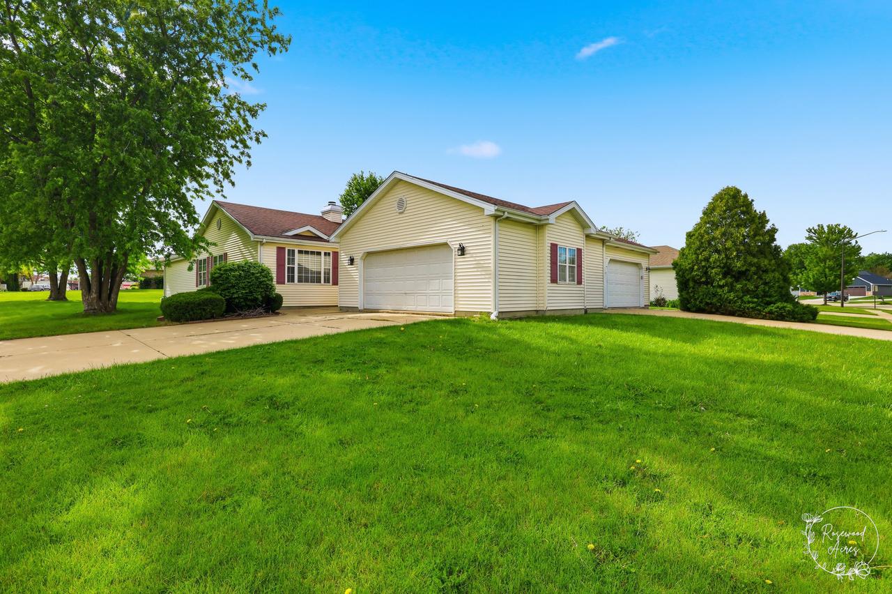 196 E First St., Manteno, IL 60950