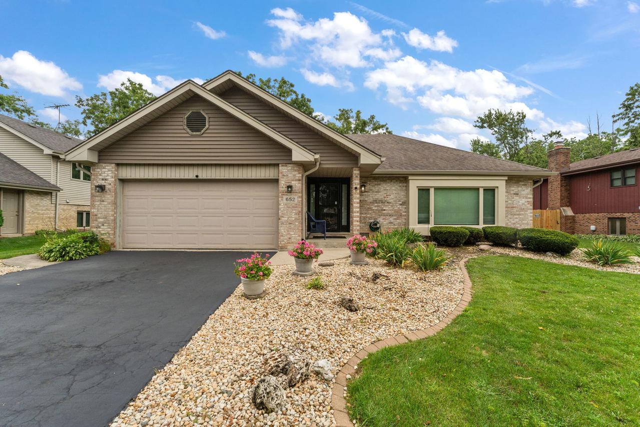 652 Naoma Dr., Crete, IL 60417