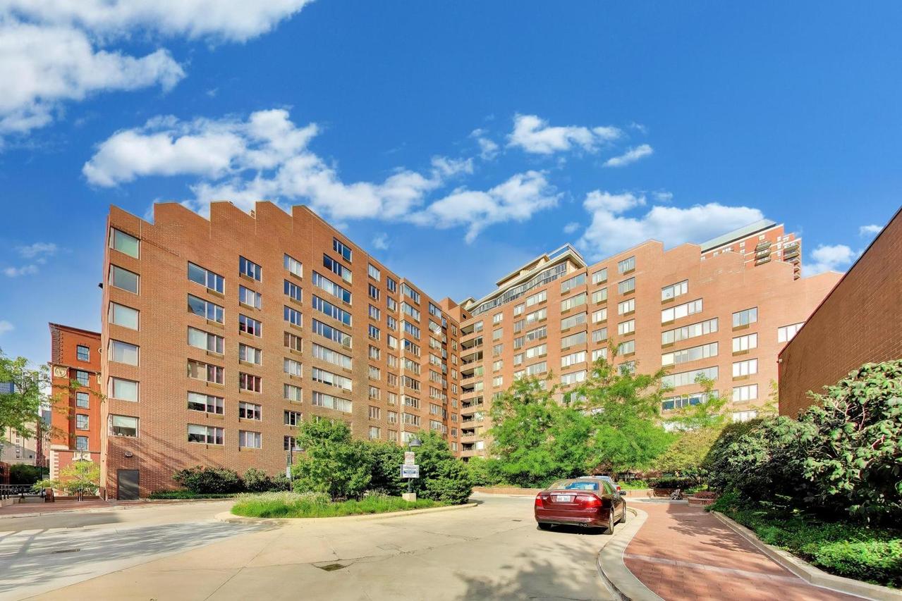 801 S Plymouth Ct. #1006, Chicago, IL 60605