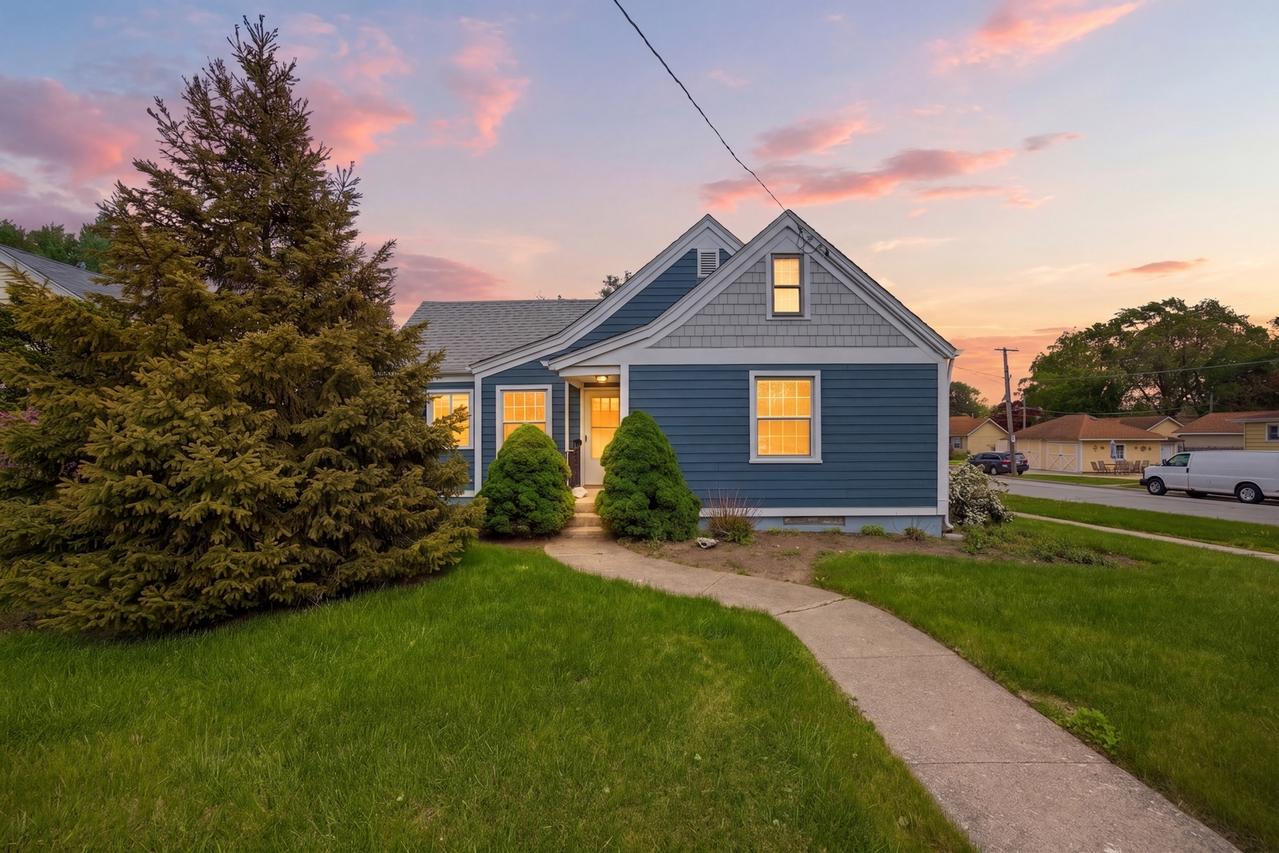 555 S Liberty St., Elgin, IL 60120